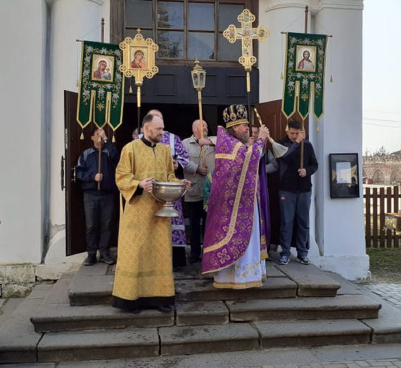 В Борисоглебском монастыре совершаются крестные ходы во избавление от эпидемии.
